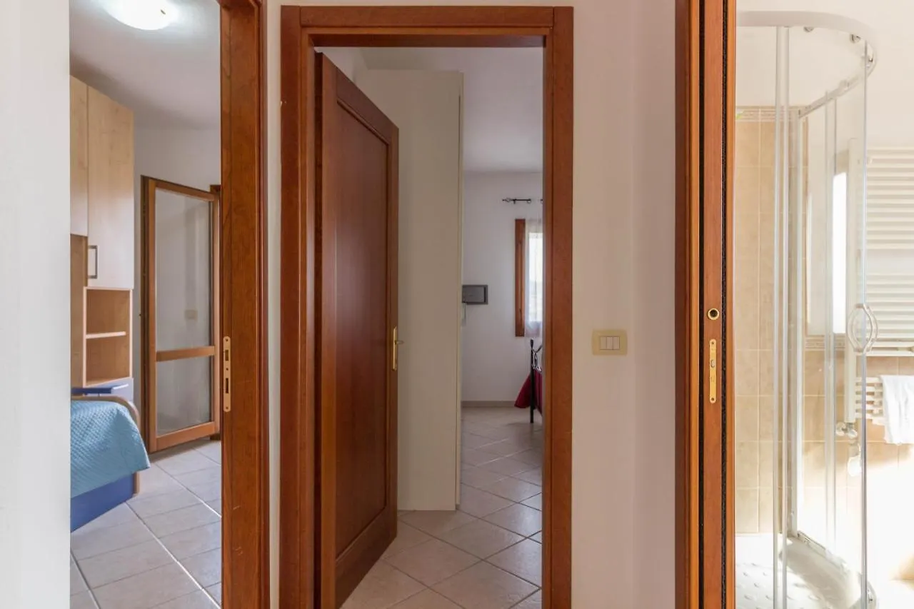 Olbia Bright Flat With Terrace & Private Parking!公寓